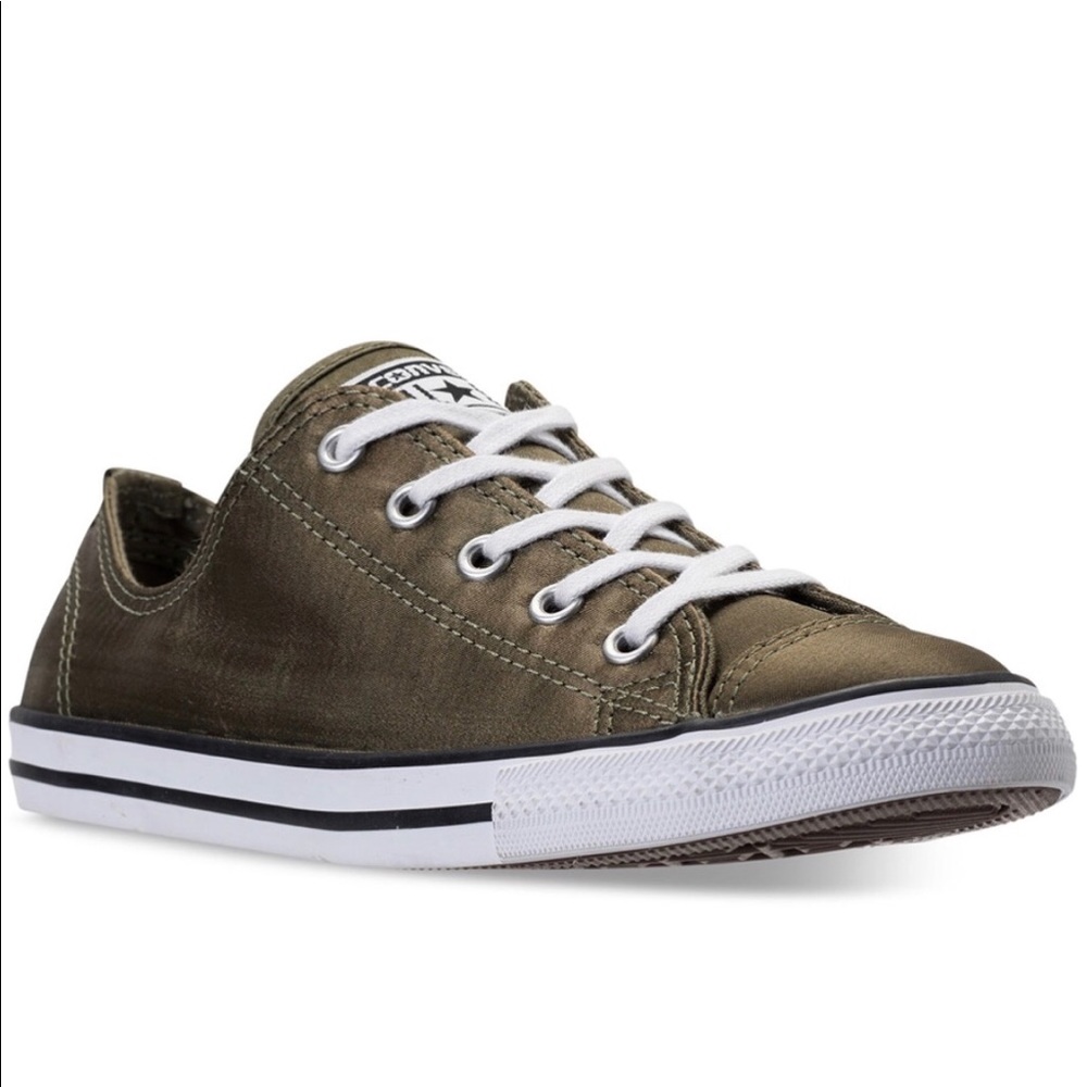 Women’s dainty satin chuck Taylor’s